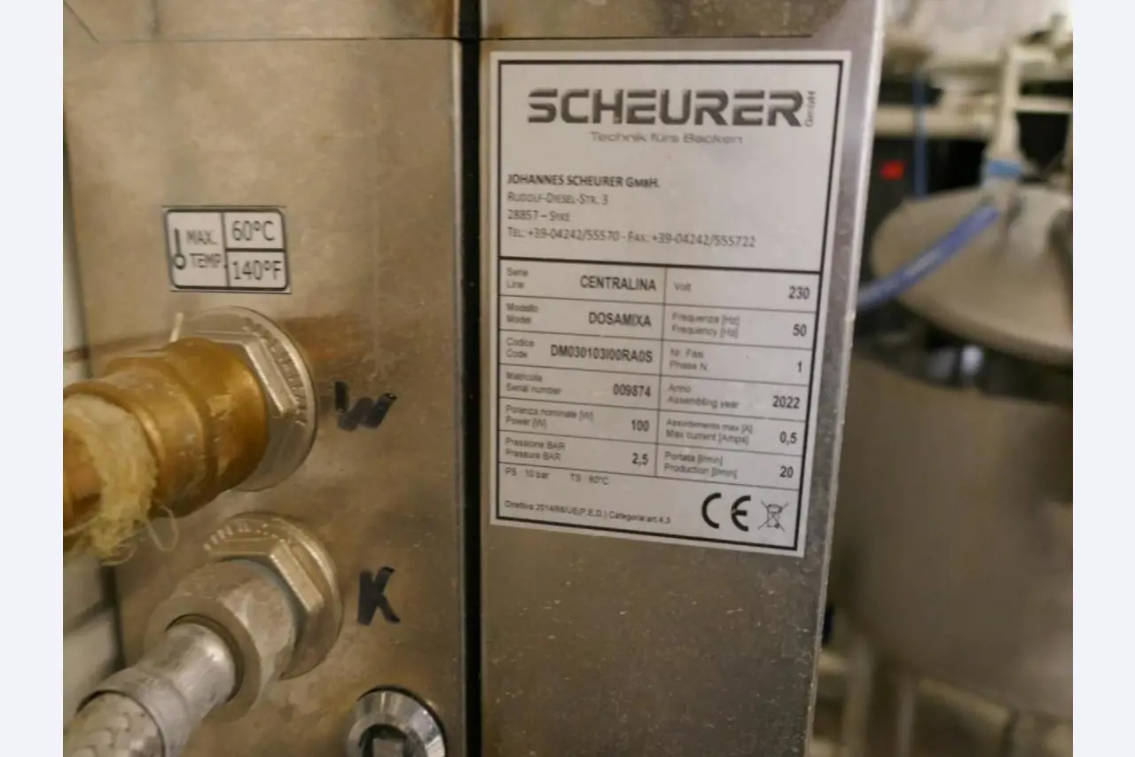 Máquinas bem conservadas de um fabricante de produtos de pastelaria-3