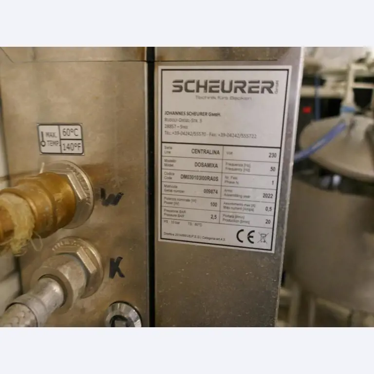 Máquinas bem conservadas de um fabricante de produtos de pastelaria-3