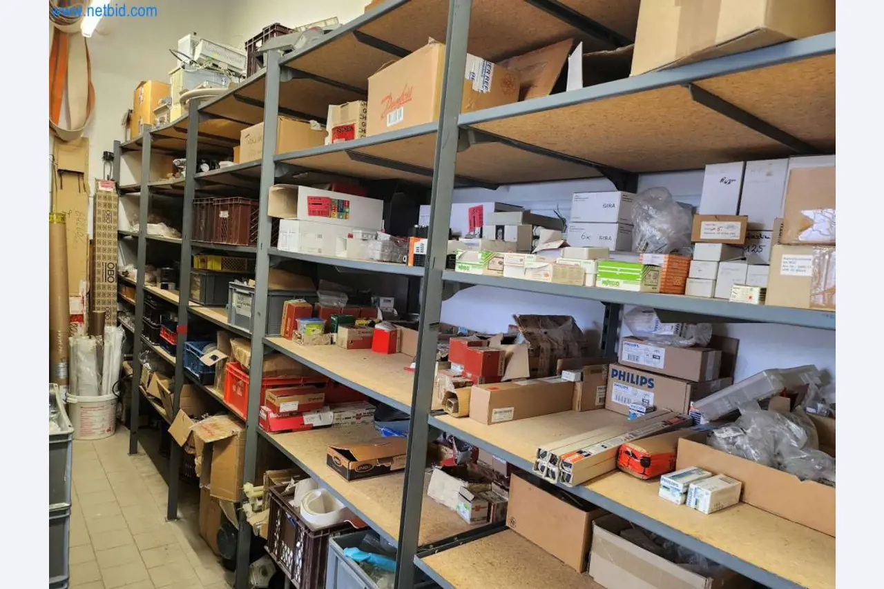 Máquinas bem conservadas de um fabricante de produtos de pastelaria-1