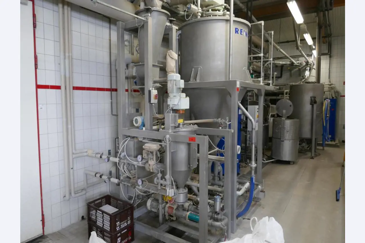 Máquinas bem conservadas de um fabricante de produtos de pastelaria-1