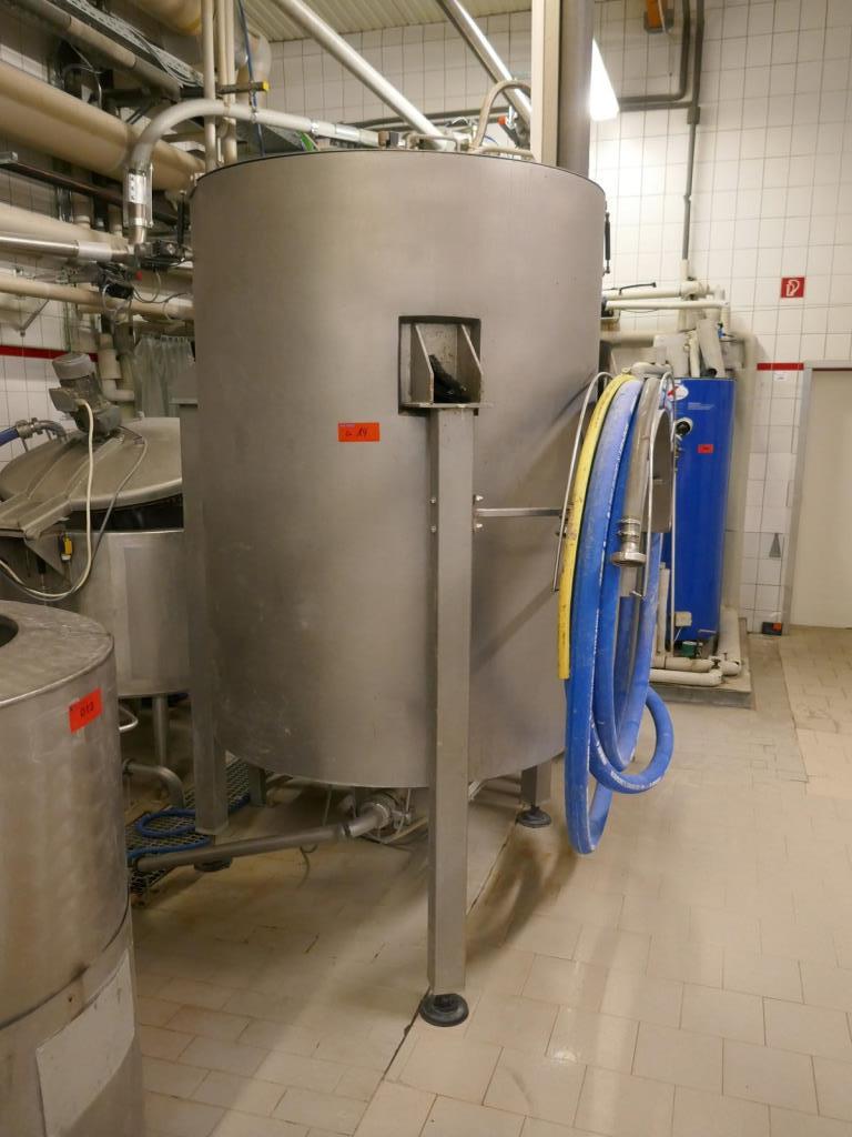 Well-maintained machines of a bakery manufacturer-2