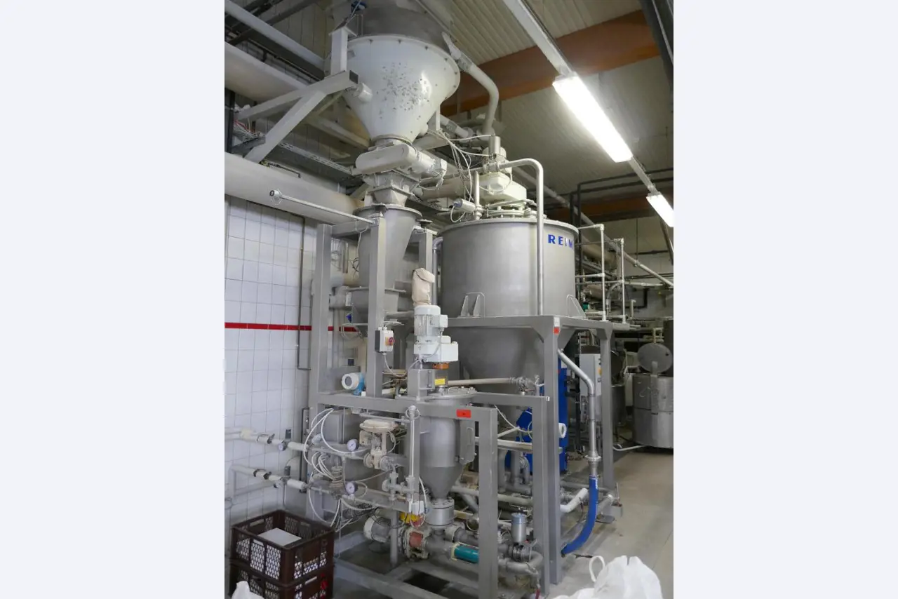 Máquinas bem conservadas de um fabricante de produtos de pastelaria-4