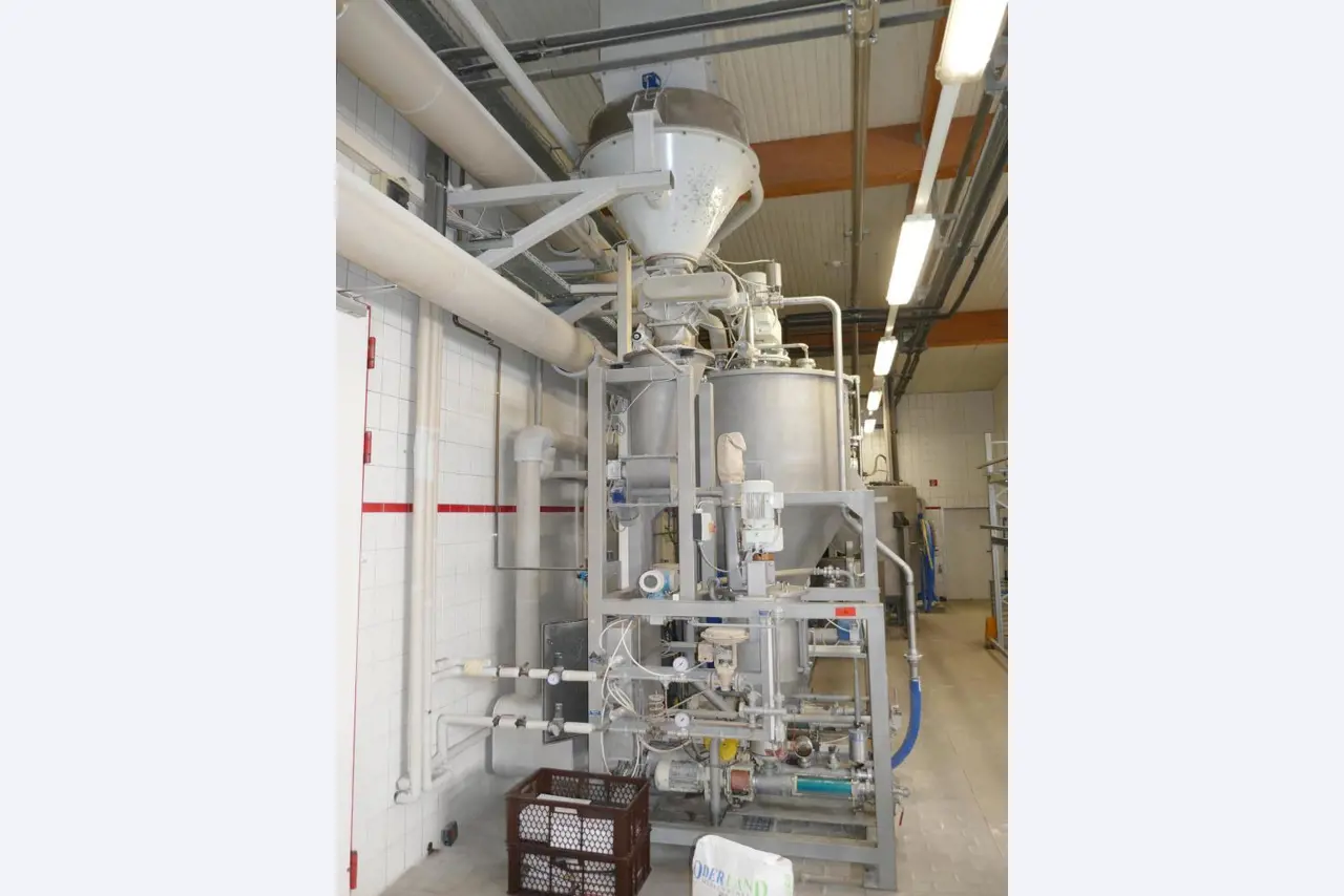 Máquinas bem conservadas de um fabricante de produtos de pastelaria-7