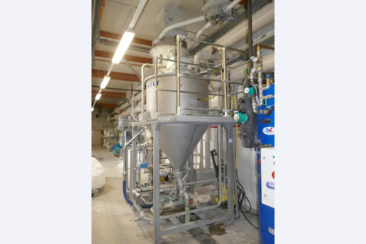 Máquinas bem conservadas de um fabricante de produtos de pastelaria-8