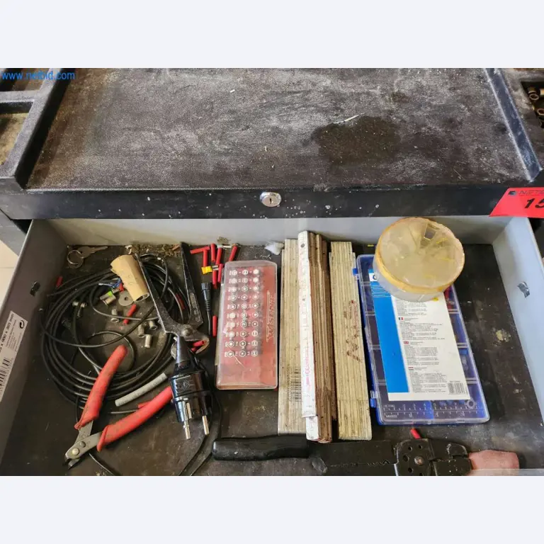 Máquinas bem conservadas de um fabricante de produtos de pastelaria-2