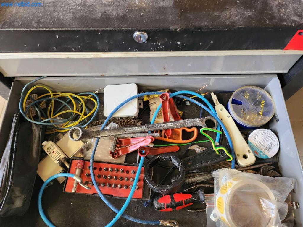 Máquinas bem conservadas de um fabricante de produtos de pastelaria-3