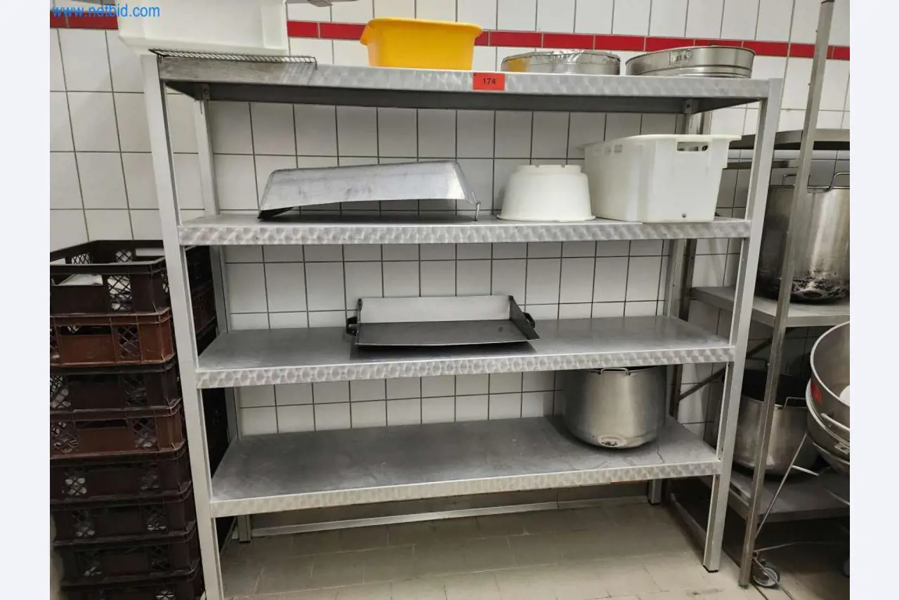 Máquinas bem conservadas de um fabricante de produtos de pastelaria-1