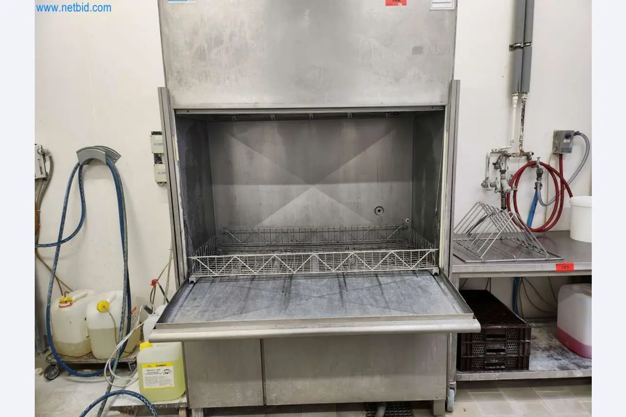 Gepflegte Maschinen eines Backwarenherstellers-2