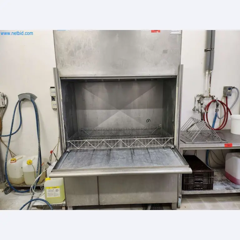 Gepflegte Maschinen eines Backwarenherstellers-2