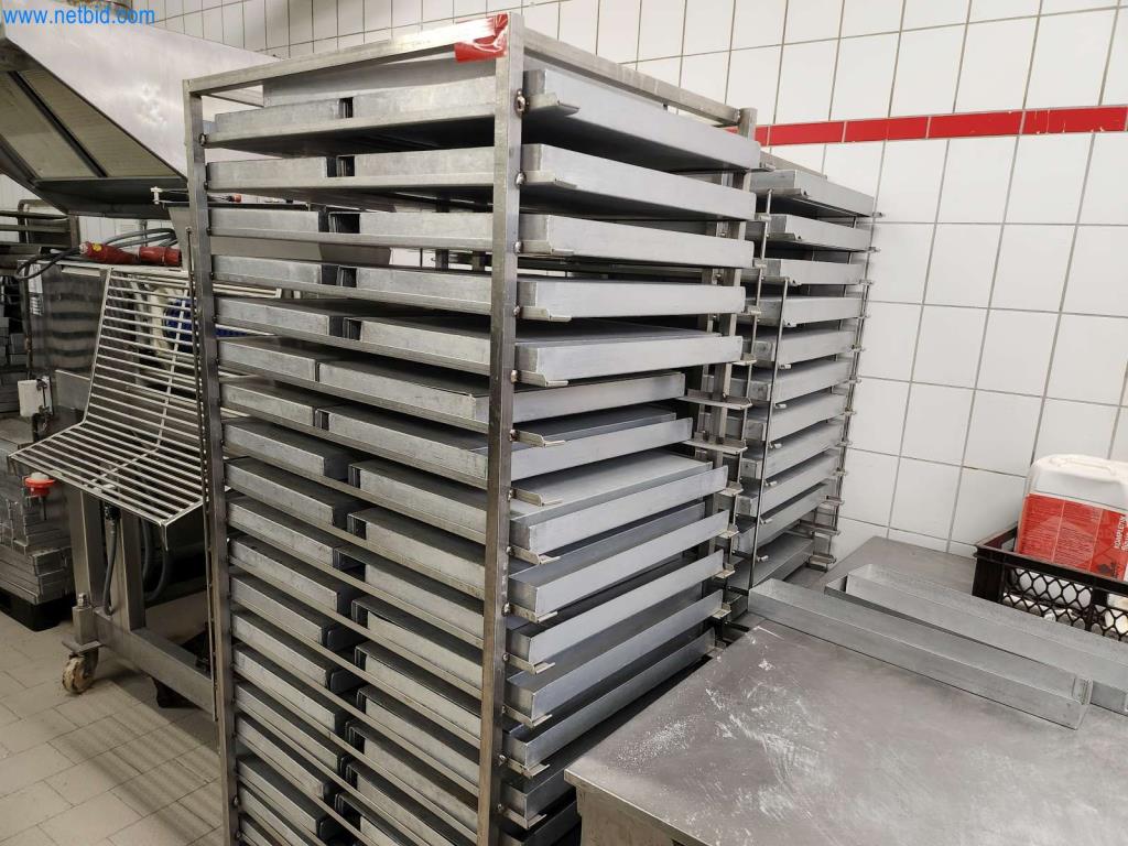 Máquinas bem conservadas de um fabricante de produtos de pastelaria-2