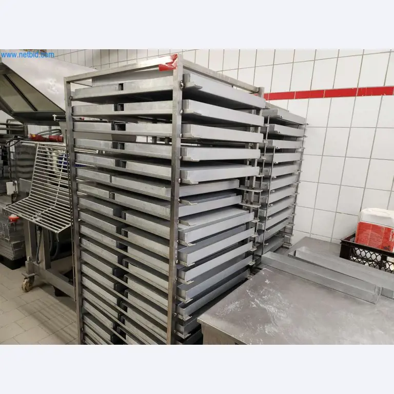 Máquinas bem conservadas de um fabricante de produtos de pastelaria-2