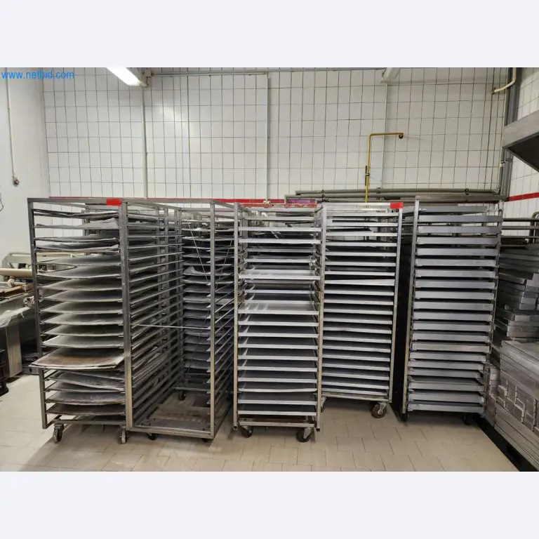 Máquinas bem conservadas de um fabricante de produtos de pastelaria-3