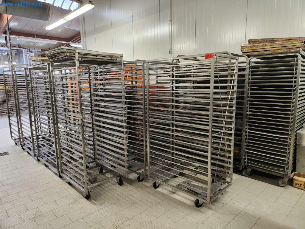 Máquinas bem conservadas de um fabricante de produtos de pastelaria-4