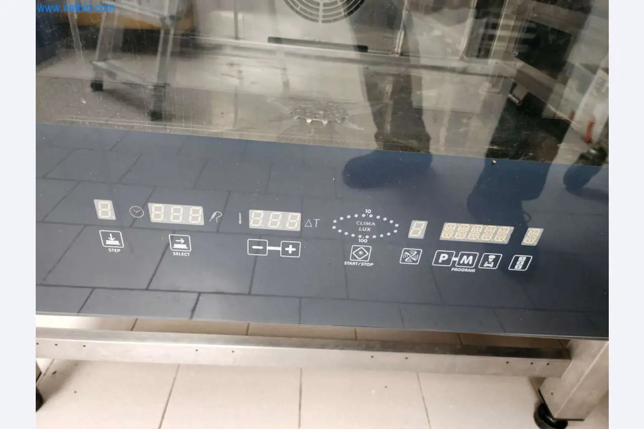 Máquinas bem conservadas de um fabricante de produtos de pastelaria-4