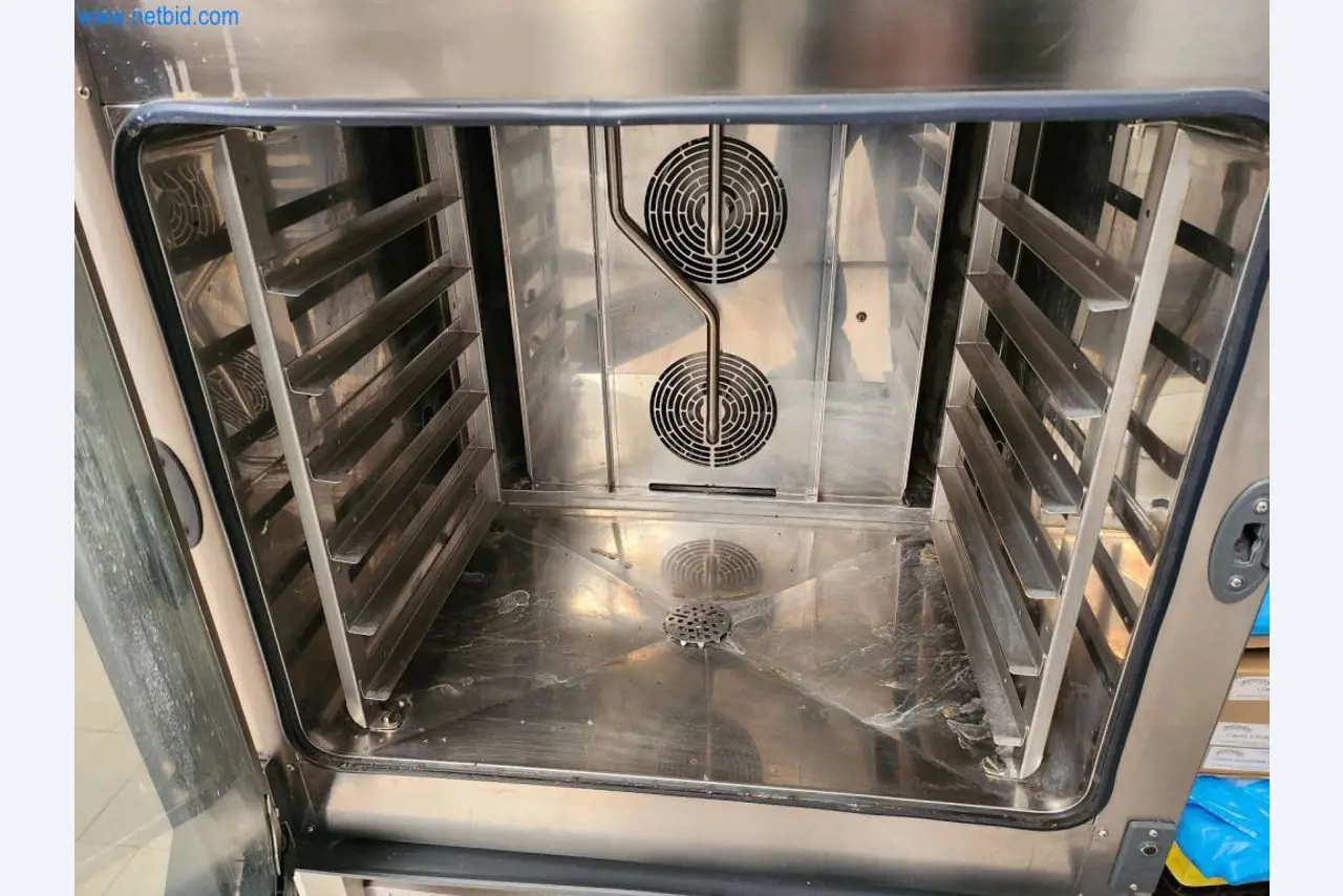 Máquinas bem conservadas de um fabricante de produtos de pastelaria-5