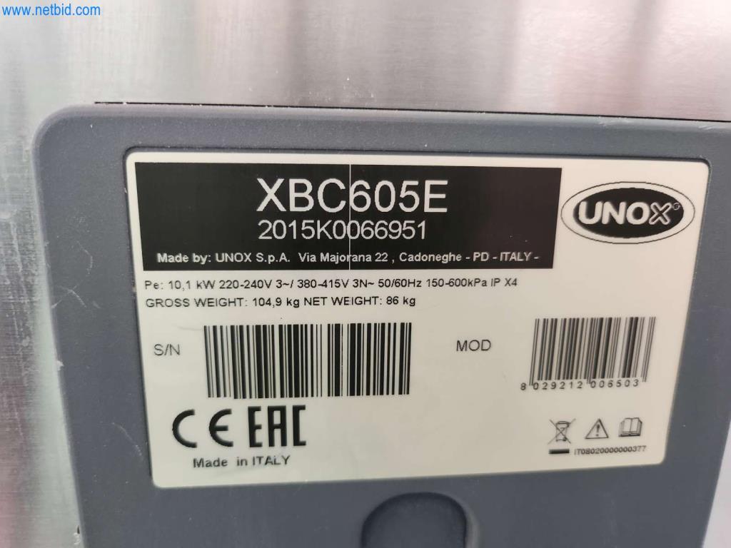 Máquinas bem conservadas de um fabricante de produtos de pastelaria-6