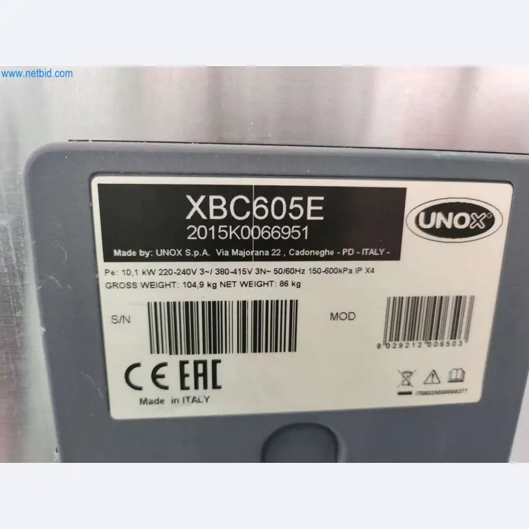 Máquinas bem conservadas de um fabricante de produtos de pastelaria-6