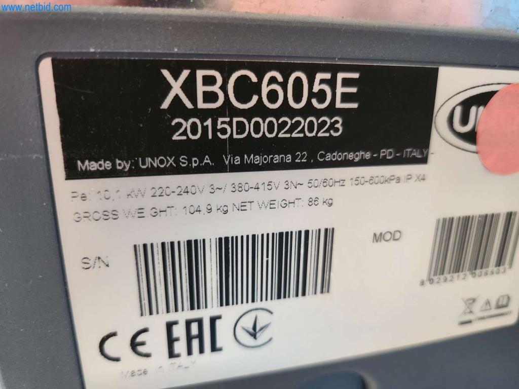 Máquinas bem conservadas de um fabricante de produtos de pastelaria-7