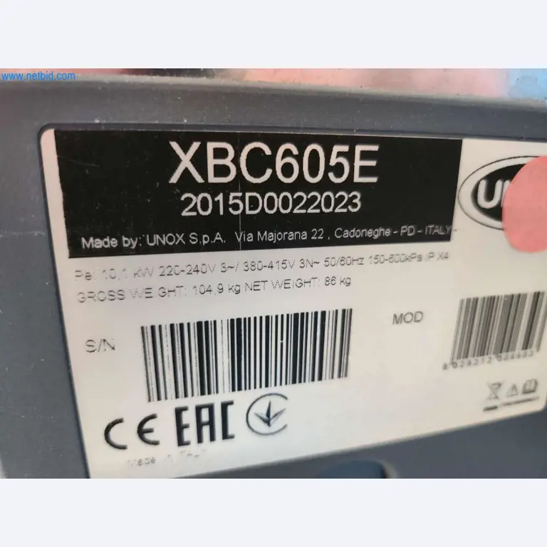 Máquinas bem conservadas de um fabricante de produtos de pastelaria-7