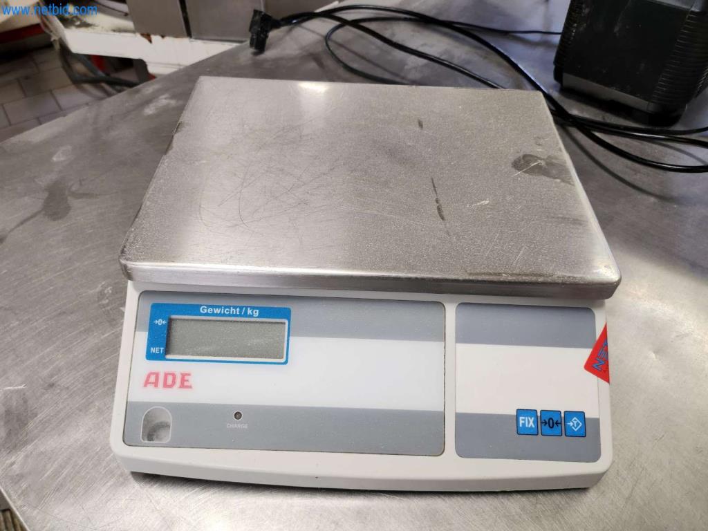 Máquinas bem conservadas de um fabricante de produtos de pastelaria-1