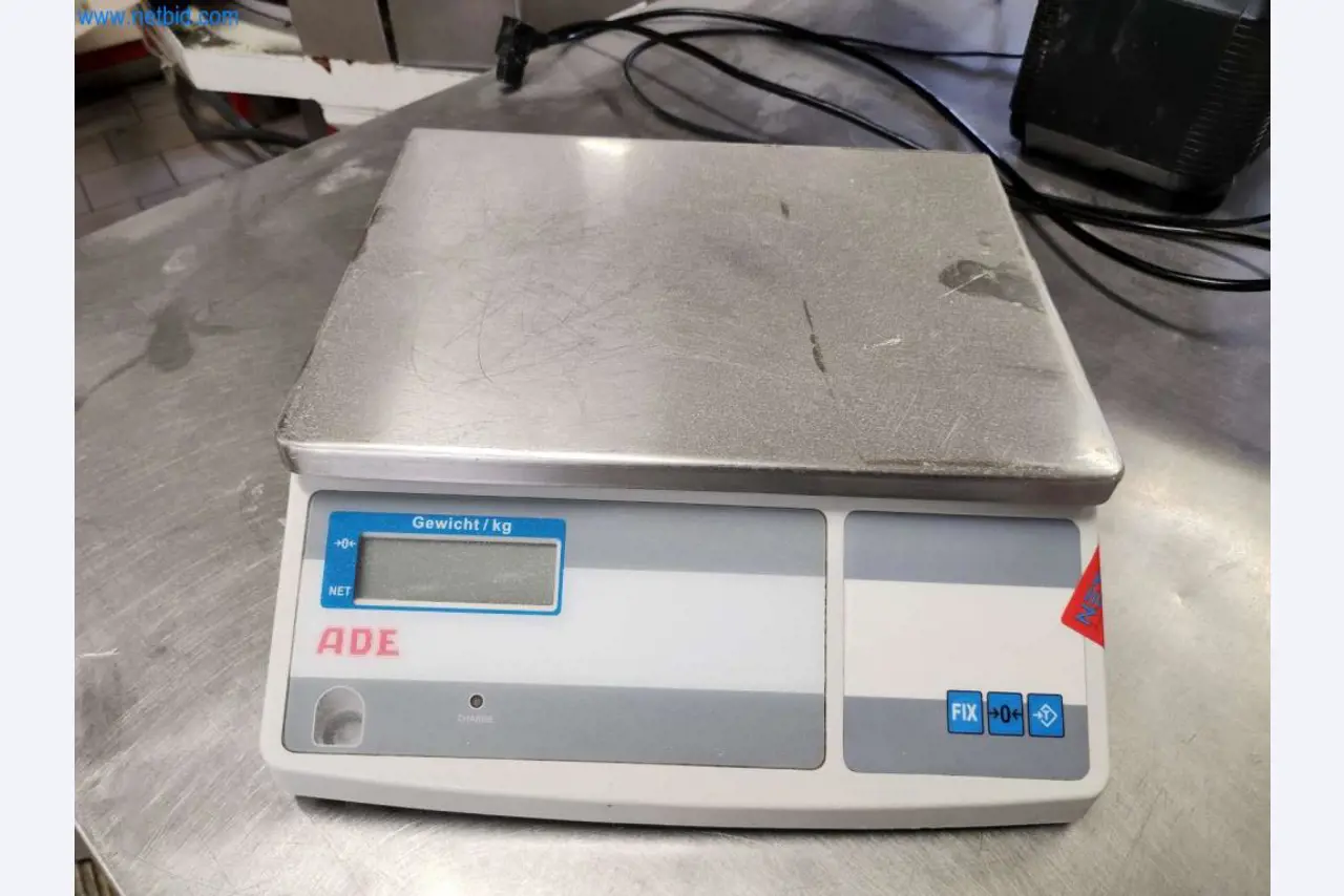 Máquinas bem conservadas de um fabricante de produtos de pastelaria-1