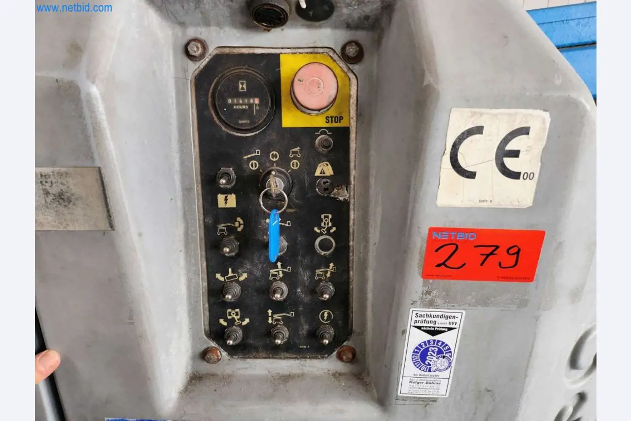 Máquinas bem conservadas de um fabricante de produtos de pastelaria-4