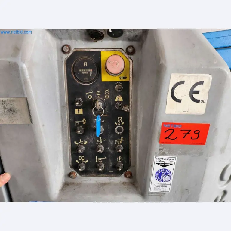 Máquinas bem conservadas de um fabricante de produtos de pastelaria-4