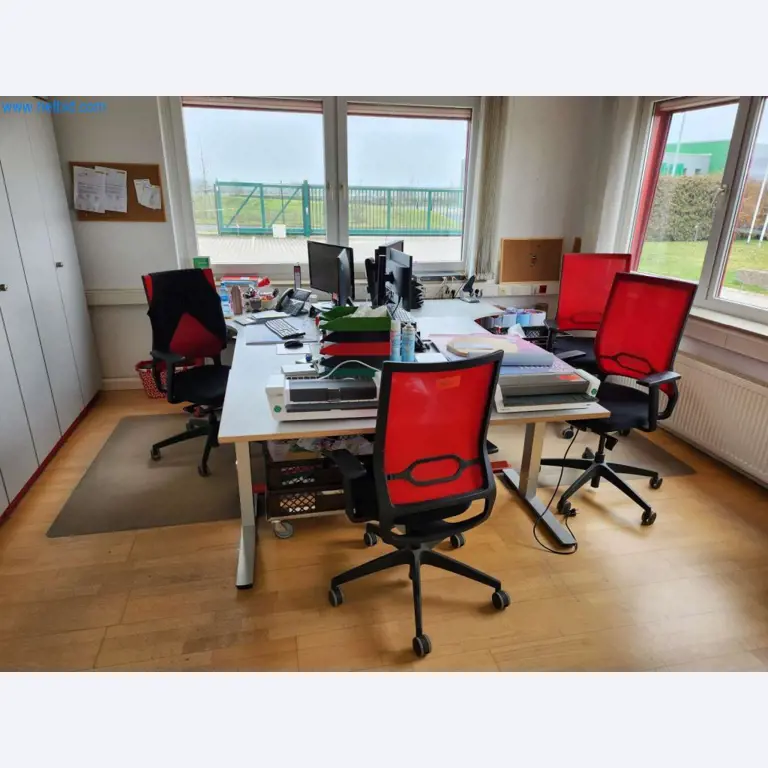 Máquinas bem conservadas de um fabricante de produtos de pastelaria-1