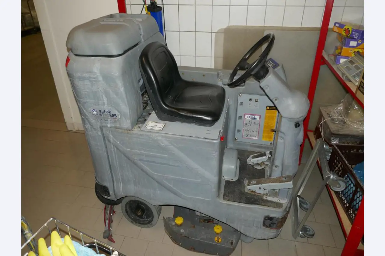 Máquinas bem conservadas de um fabricante de produtos de pastelaria-1