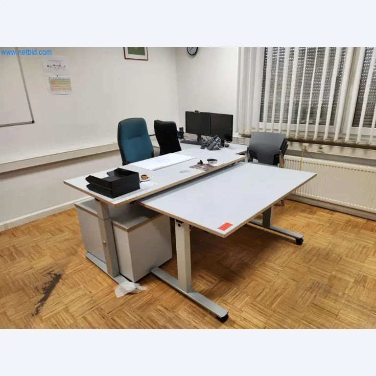 Máquinas bem conservadas de um fabricante de produtos de pastelaria-1