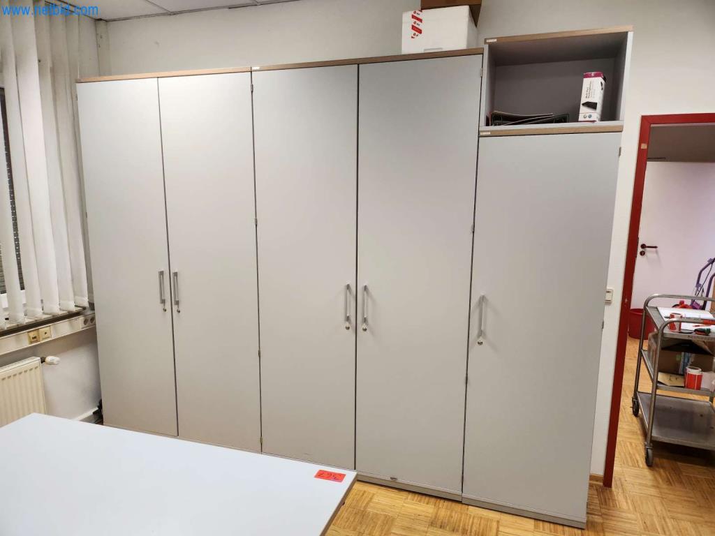 Máquinas bem conservadas de um fabricante de produtos de pastelaria-2