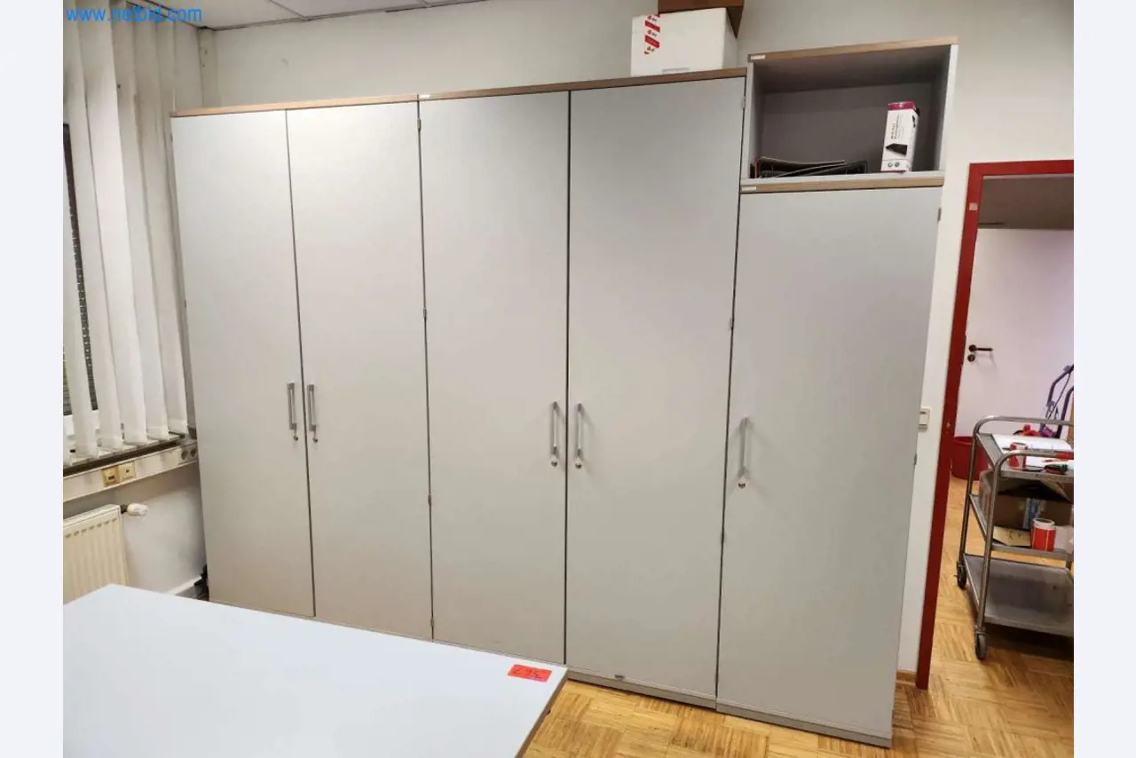 Máquinas bem conservadas de um fabricante de produtos de pastelaria-2