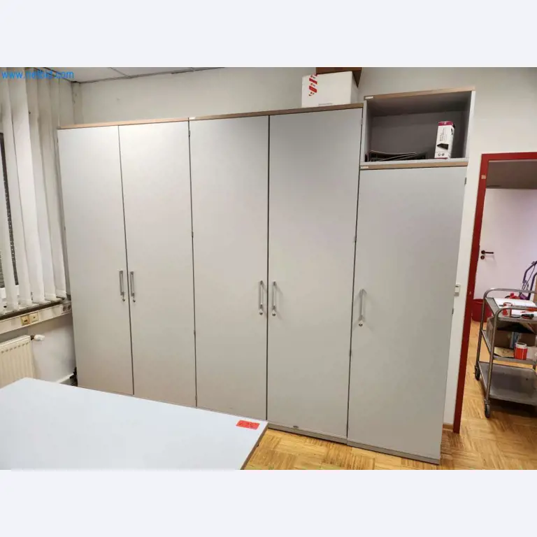 Máquinas bem conservadas de um fabricante de produtos de pastelaria-2