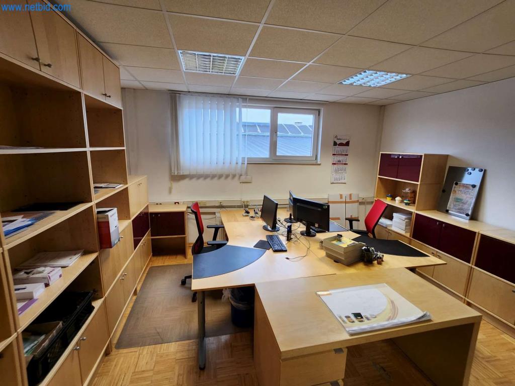 Máquinas bem conservadas de um fabricante de produtos de pastelaria-3