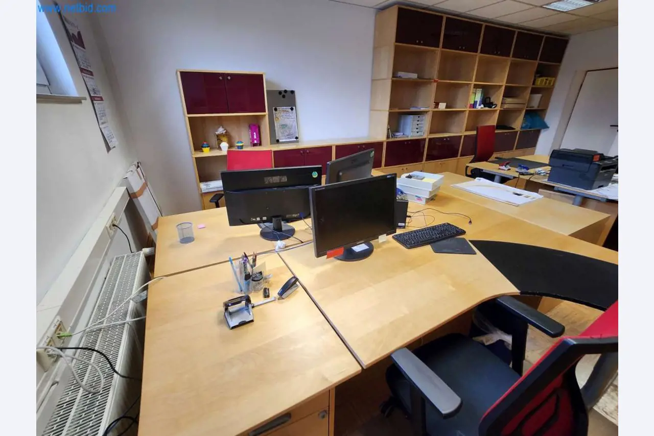 Máquinas bem conservadas de um fabricante de produtos de pastelaria-4