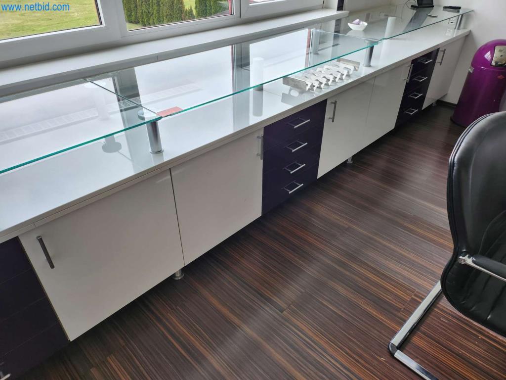 Máquinas bem conservadas de um fabricante de produtos de pastelaria-2