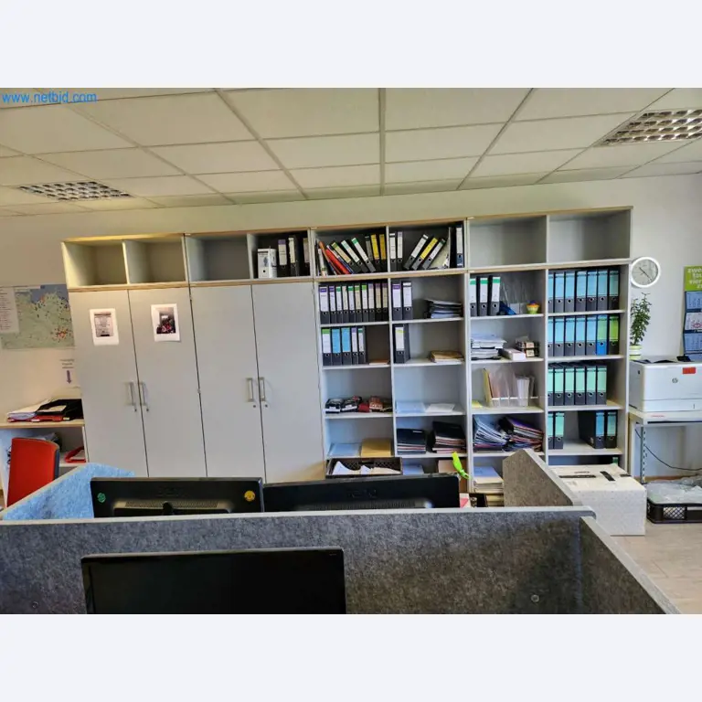 Máquinas bem conservadas de um fabricante de produtos de pastelaria-5