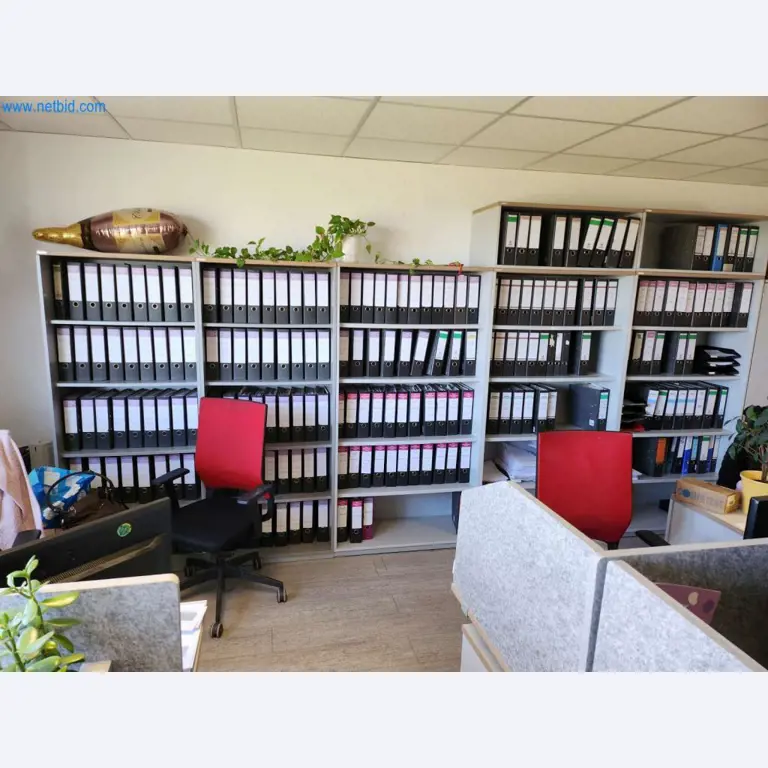 Máquinas bem conservadas de um fabricante de produtos de pastelaria-6