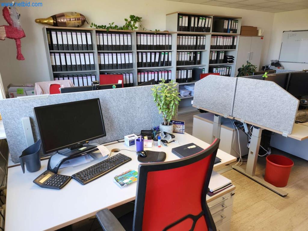 Máquinas bem conservadas de um fabricante de produtos de pastelaria-7