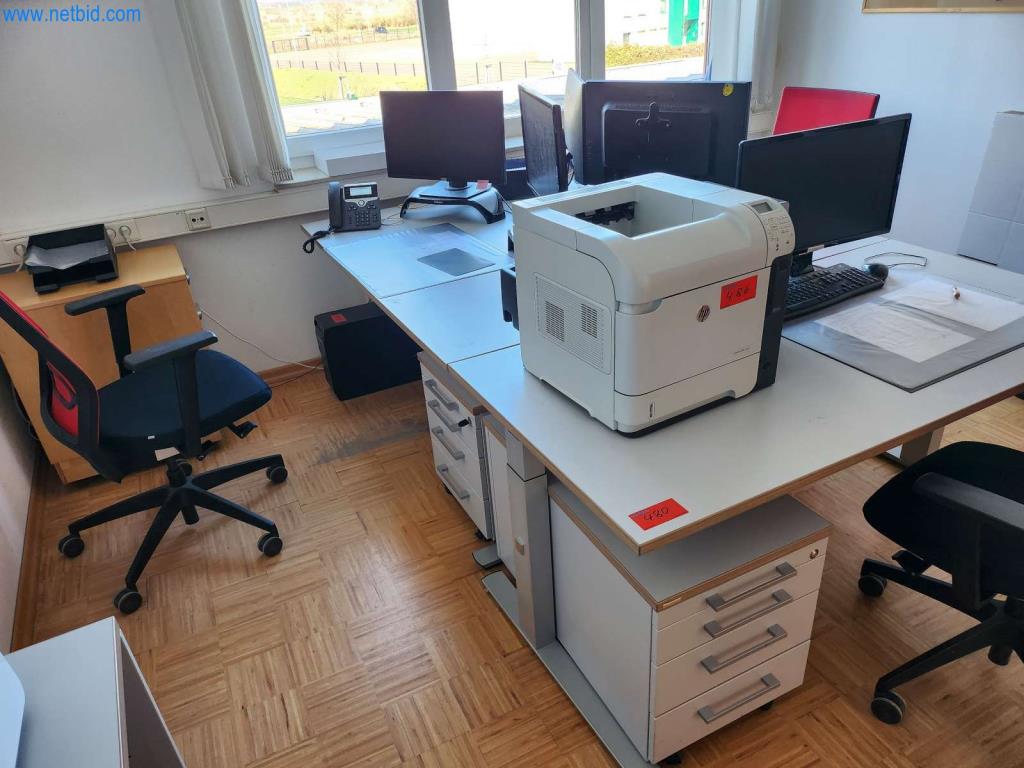 Máquinas bem conservadas de um fabricante de produtos de pastelaria-1