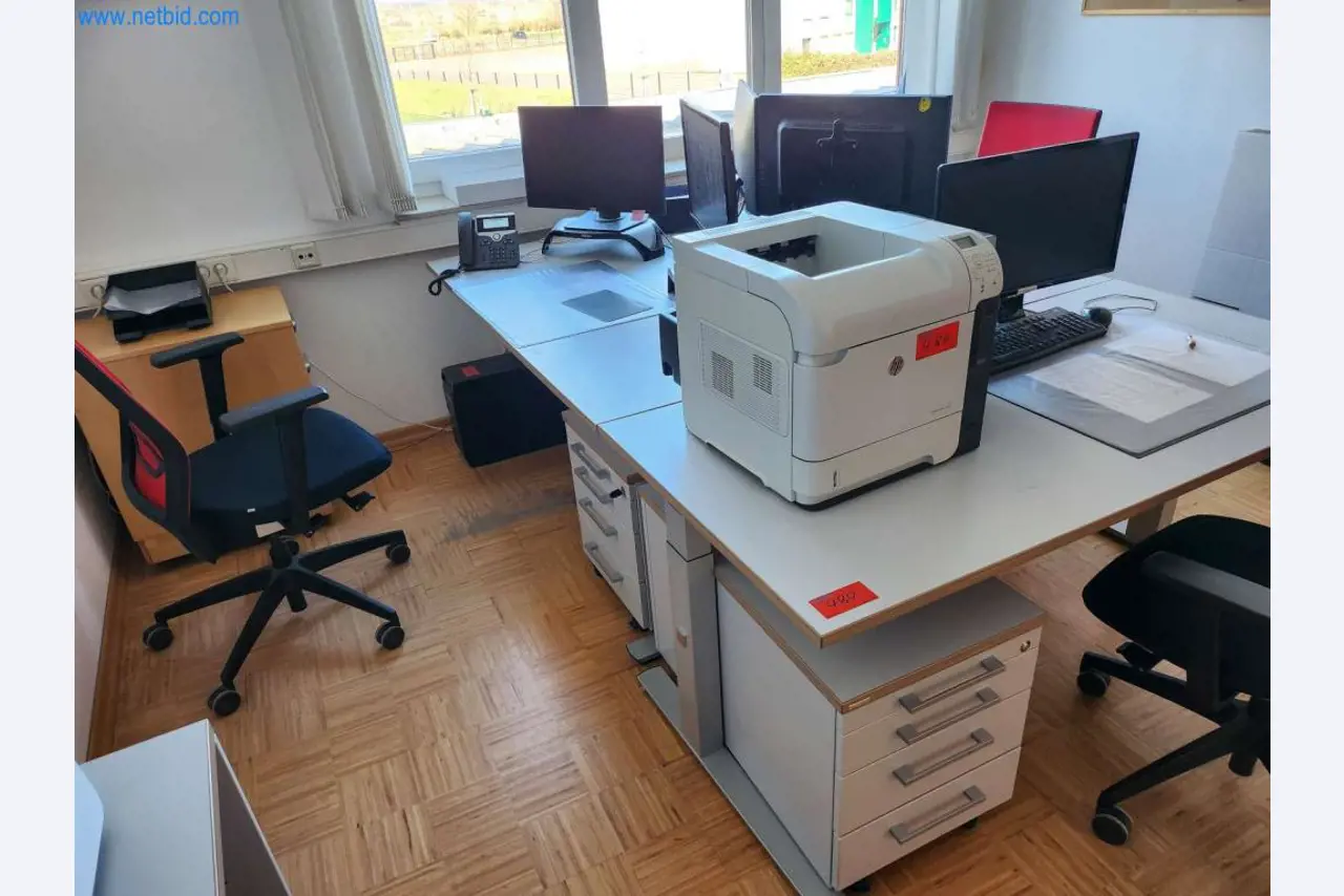 Máquinas bem conservadas de um fabricante de produtos de pastelaria-1