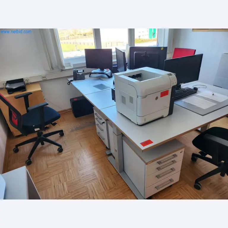 Máquinas bem conservadas de um fabricante de produtos de pastelaria-1