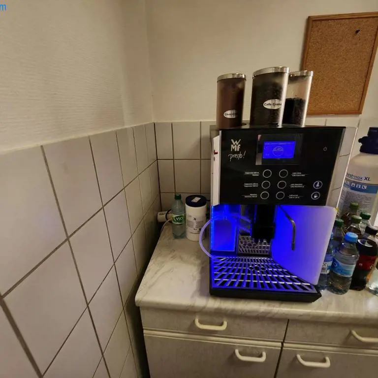 Máquina de café totalmente automática WMF presto!