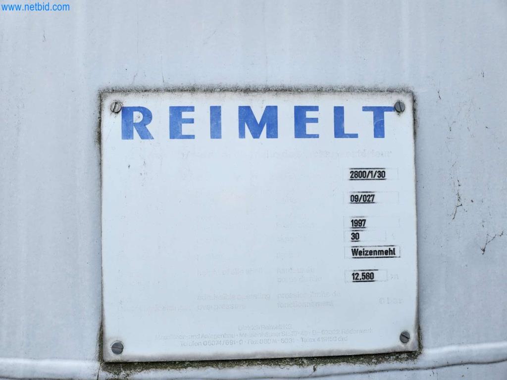 Máquinas bem conservadas de um fabricante de produtos de pastelaria-5