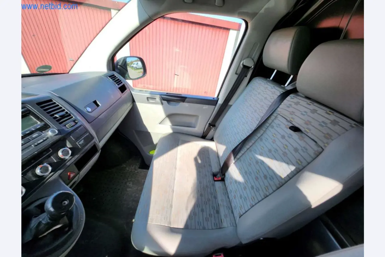 Máquinas bem conservadas de um fabricante de produtos de pastelaria-11