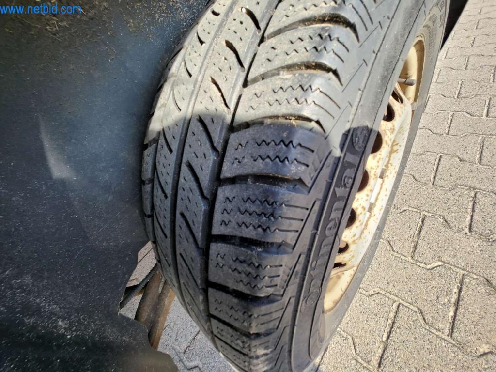 Máquinas bem conservadas de um fabricante de produtos de pastelaria-5