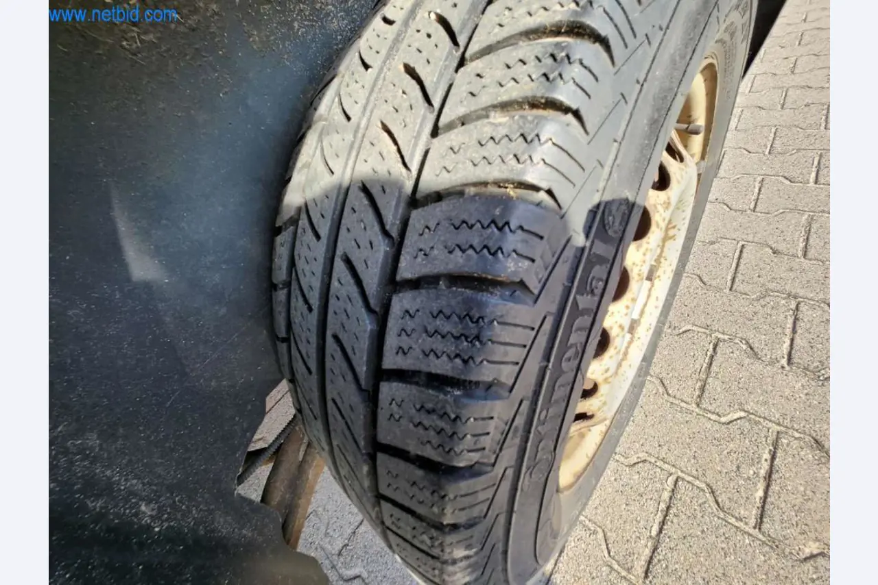 Máquinas bem conservadas de um fabricante de produtos de pastelaria-5