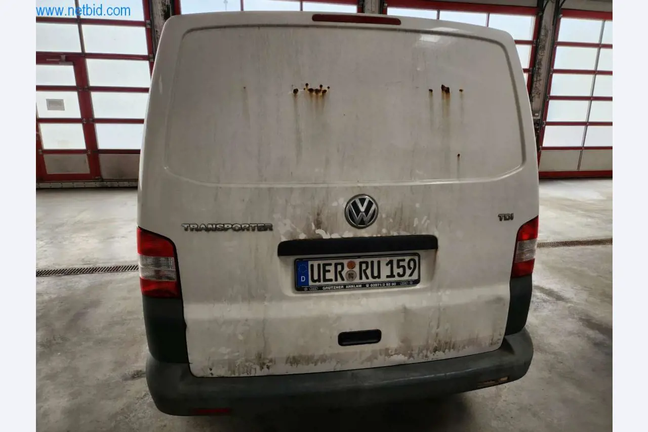 Well-maintained machines of a bakery manufacturer-3