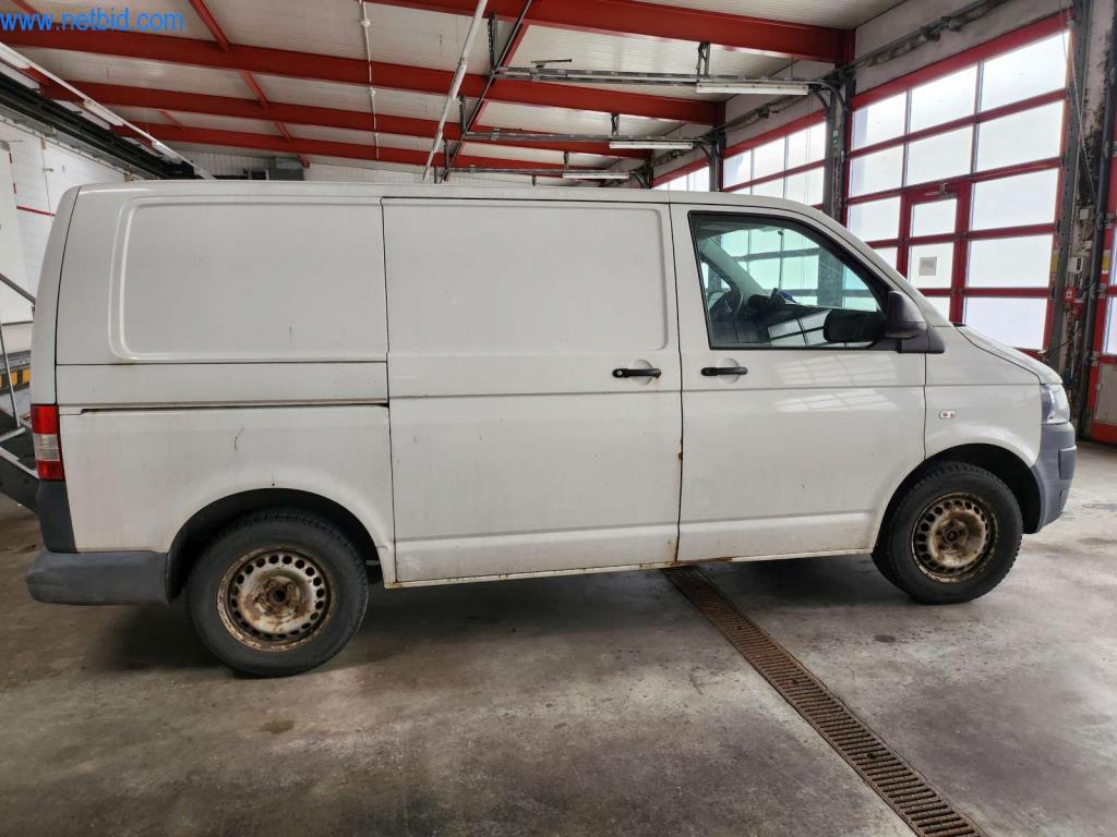 Well-maintained machines of a bakery manufacturer-4