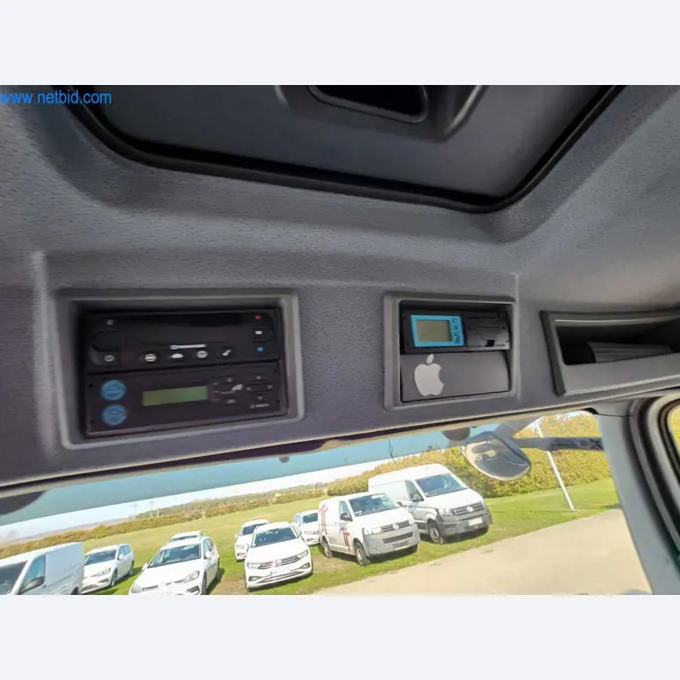 Máquinas bem conservadas de um fabricante de produtos de pastelaria-5